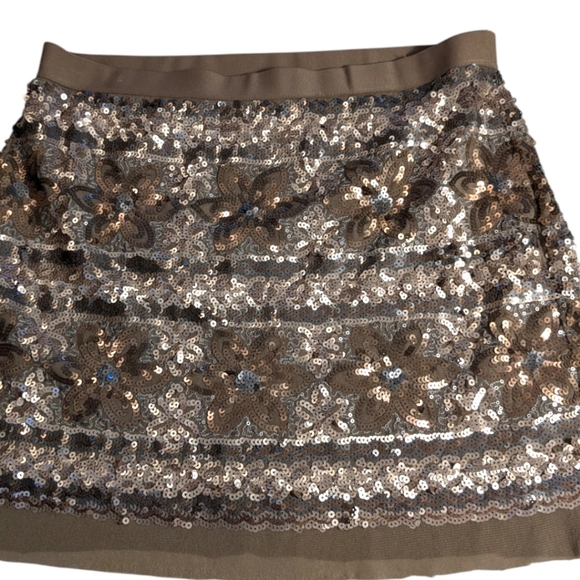 Chelsea & Violet Gold Sequin Stretch Mini Skirt SZ Large - Picture 3 of 5